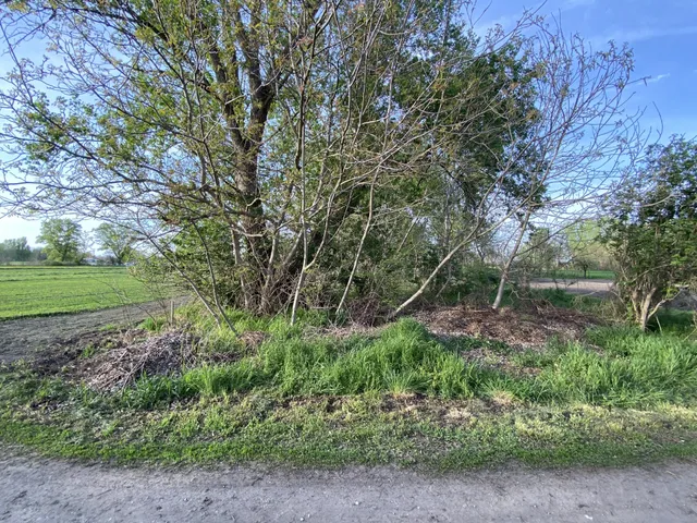 Eladó telek Komárom 1215 nm