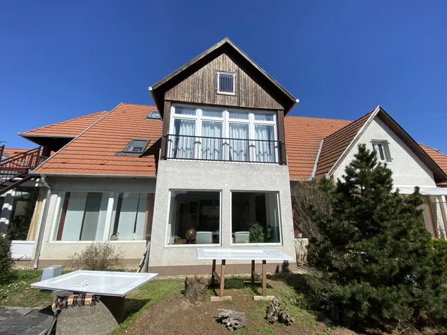 Kiadó ház Komárom 175 nm