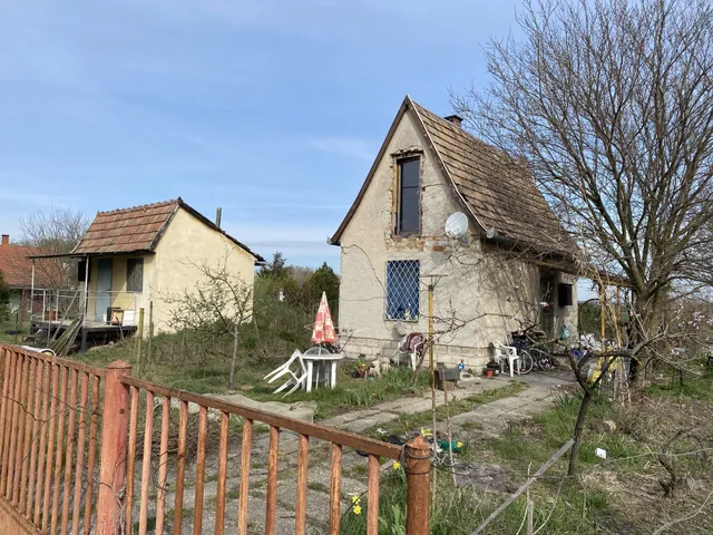 Eladó mezőgazdasági ingatlan Komárom 40 nm