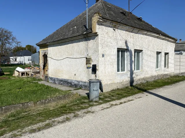 Eladó ház Komárom 90 nm