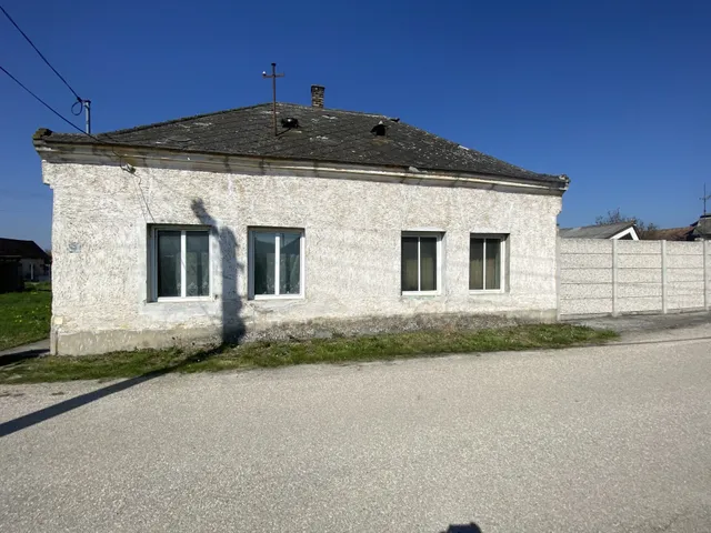 Eladó ház Komárom 90 nm