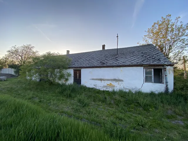 Eladó ház Ács, Gyóni Géza u. 80 nm