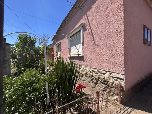 Eladó ház Ács 93 nm