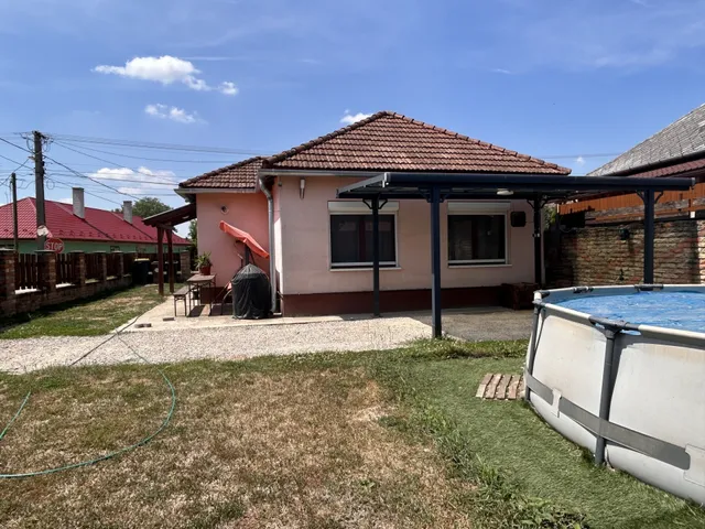 Eladó ház Ács 50 nm
