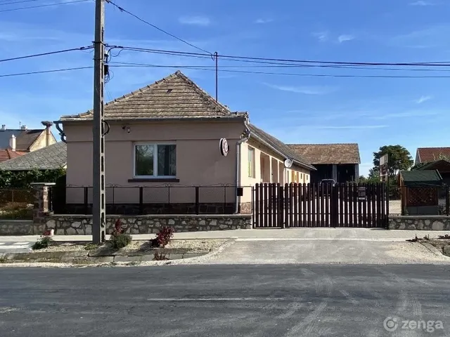 Eladó ház Bakonyszombathely 78 nm