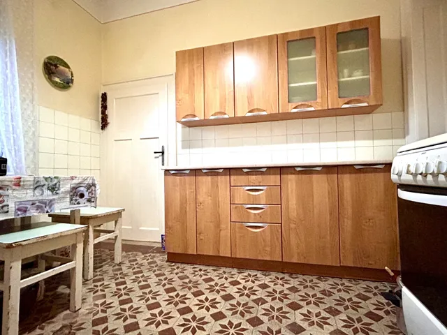 Eladó ház Komárom, Asztalos Béla út 84 nm