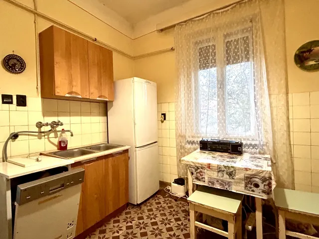 Eladó ház Komárom, Asztalos Béla út 84 nm