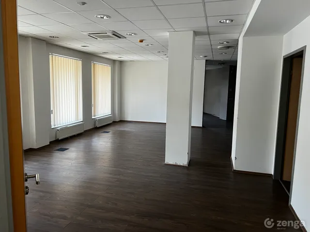 Eladó kereskedelmi és ipari ingatlan Budapest XV. kerület, Rákospalota 316 nm