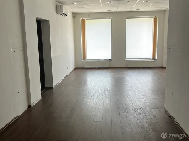 Eladó kereskedelmi és ipari ingatlan Budapest XV. kerület, Rákospalota 316 nm