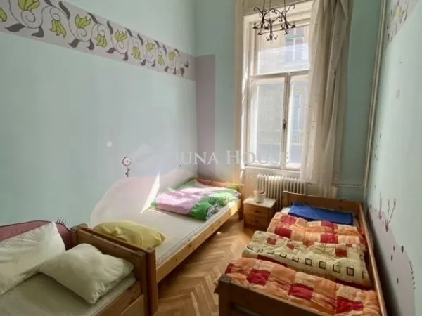 Eladó lakás Budapest VI. kerület 184 nm