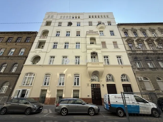 Eladó lakás Budapest VI. kerület 82 nm