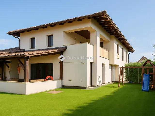 Eladó ház Fót 260 nm