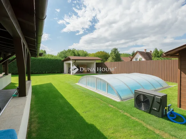 Eladó ház Fót 260 nm