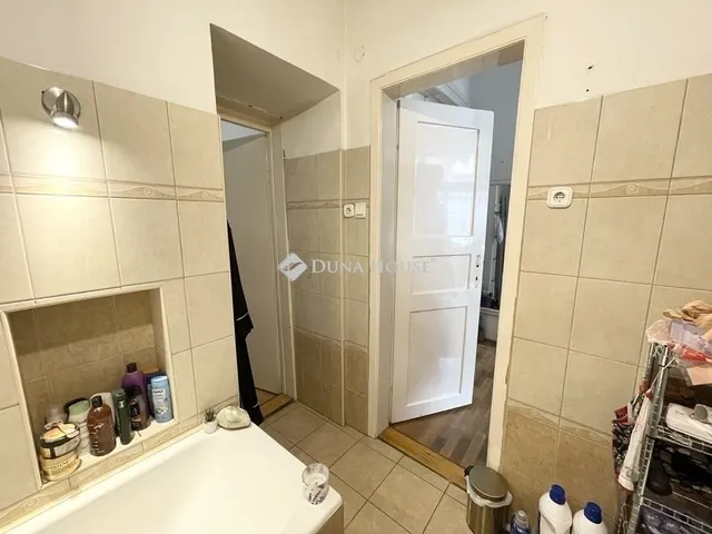 Eladó lakás Budapest VI. kerület 71 nm