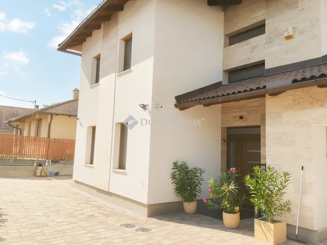 Eladó ház Fót 260 nm