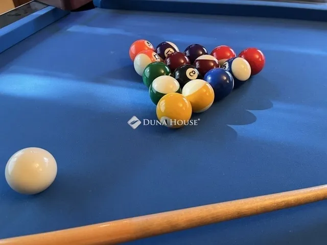 Eladó ház Budapest XVI. kerület 317 nm