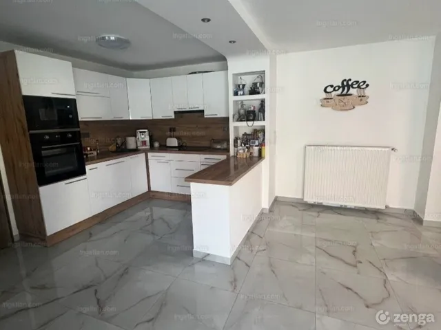 Eladó ház Gyöngyössolymos 160 nm