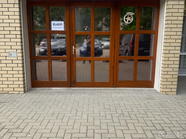 Eladó garázs Kecskemét, Széchenyiváros 32 nm