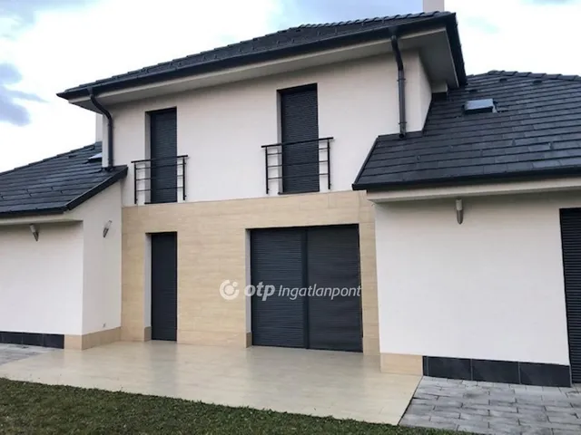 Eladó ház Veszprémvarsány 215 nm