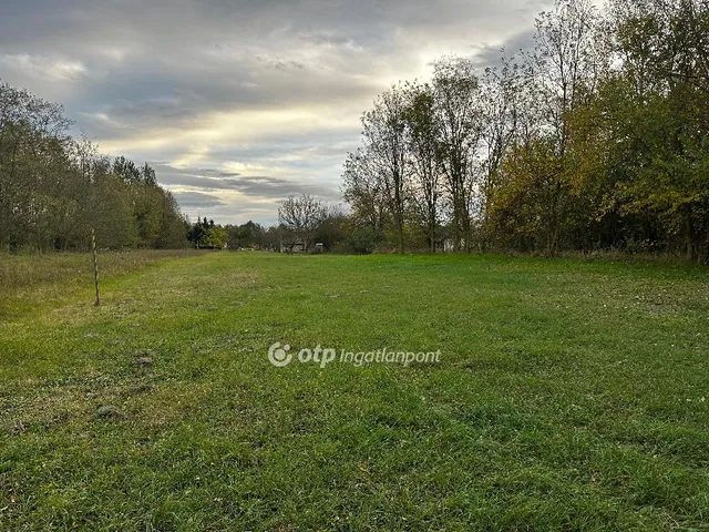 Eladó telek Győr, Győrszentiván 3102 nm