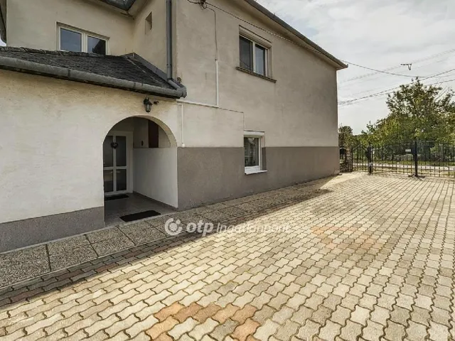 Eladó ház Győrzámoly 176 nm