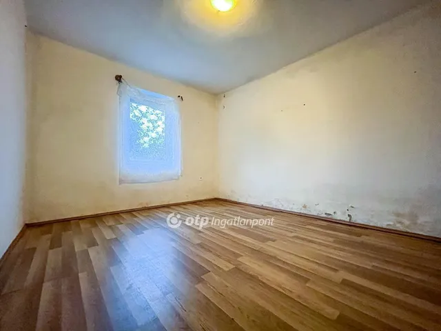 Eladó ház Pápateszér 89 nm