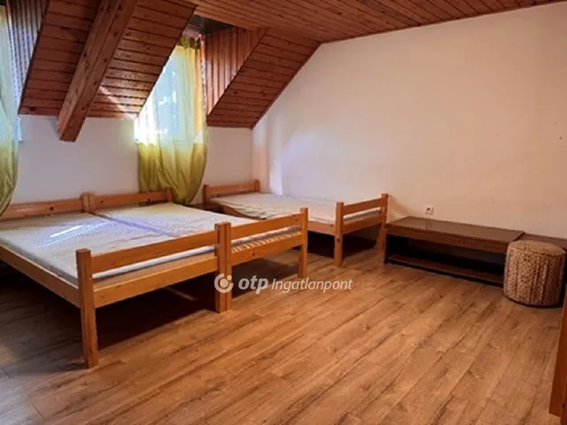 Eladó üdülő és hétvégi ház Balatonalmádi 368 nm