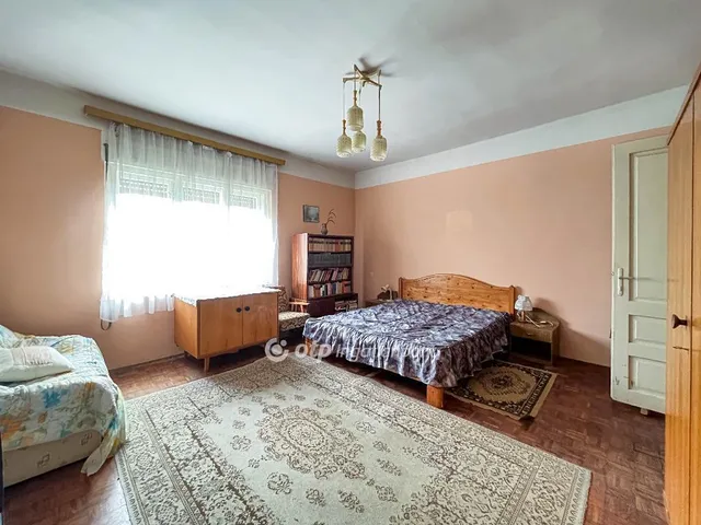 Eladó ház Pápateszér 133 nm