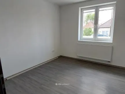 Eladó lakás Bana 147 nm