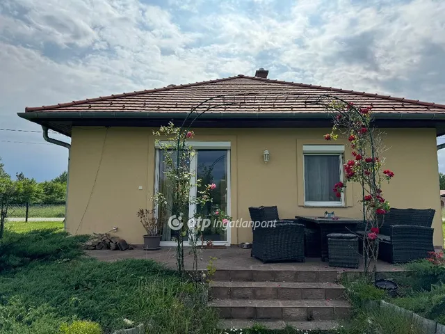 Eladó ház Hövej 62 nm
