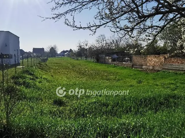 Eladó telek Győrújfalu 1503 nm