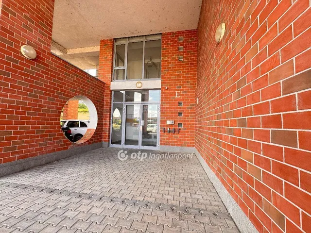 Eladó lakás Győr 64 nm