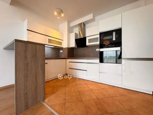 Eladó lakás Győr 64 nm