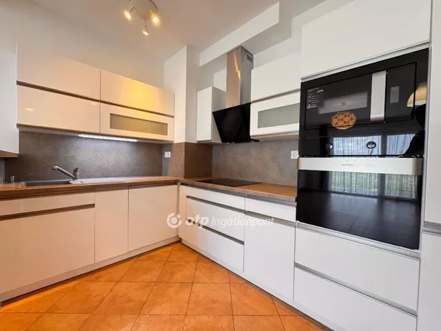 Eladó lakás Győr 64 nm