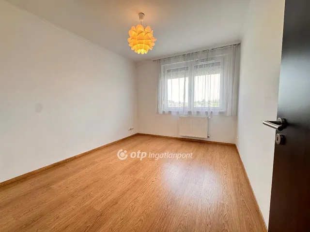 Eladó lakás Győr 64 nm