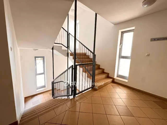 Eladó lakás Győr 64 nm