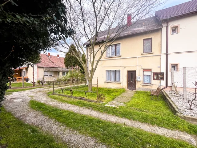 Eladó lakás Pápakovácsi 101 nm