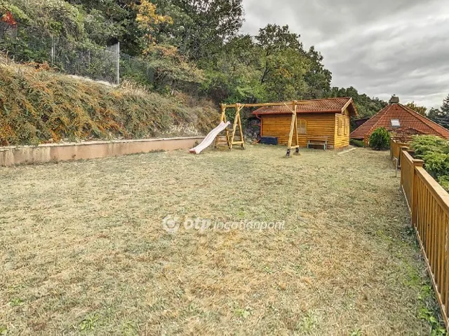 Eladó ház Tatabánya 280 nm