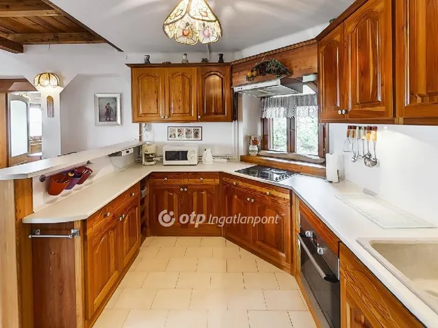 Eladó ház Tatabánya 280 nm