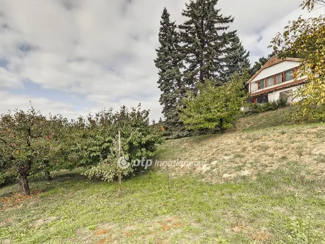 Eladó ház Tatabánya 280 nm