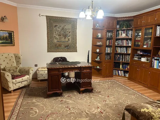 Eladó ház Tatabánya 280 nm