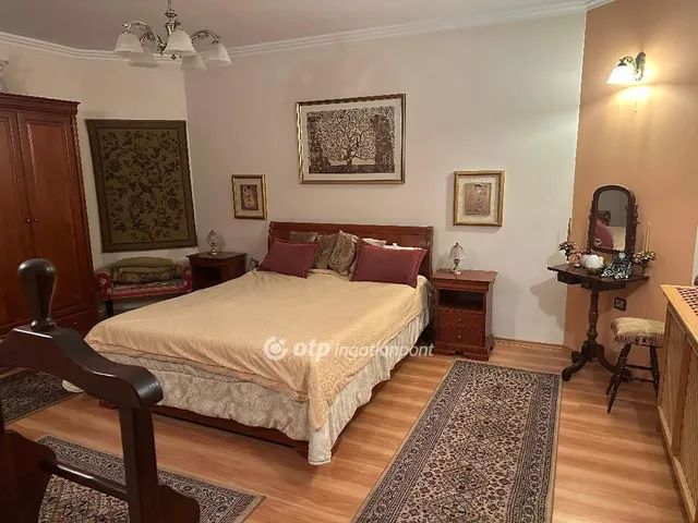 Eladó ház Tatabánya 280 nm