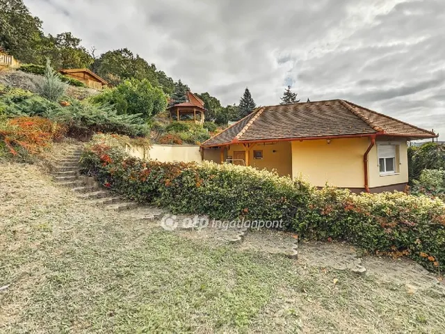 Eladó ház Tatabánya 280 nm