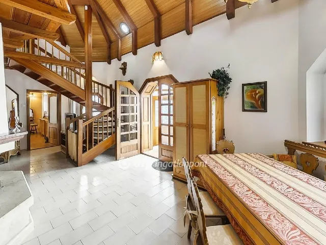 Eladó ház Tatabánya 280 nm