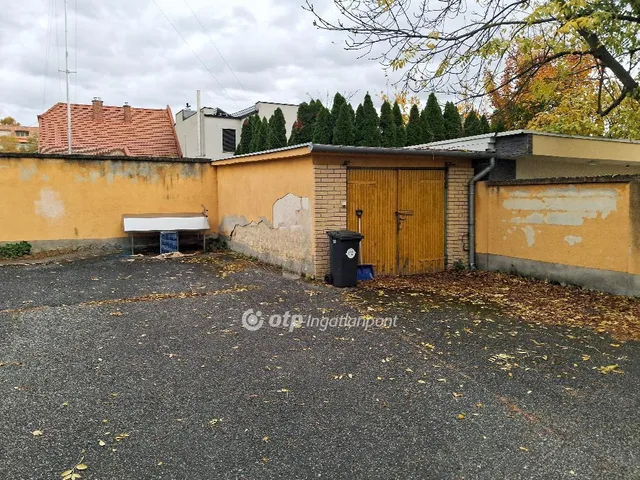 Eladó ház Győr, Nádorváros 360 nm