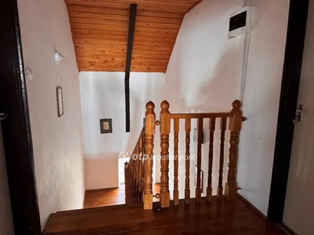 Eladó üdülő és hétvégi ház Balatonalmádi 368 nm