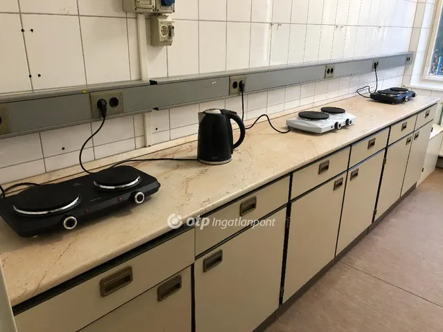 Eladó kereskedelmi és ipari ingatlan Mosonmagyaróvár 730 nm