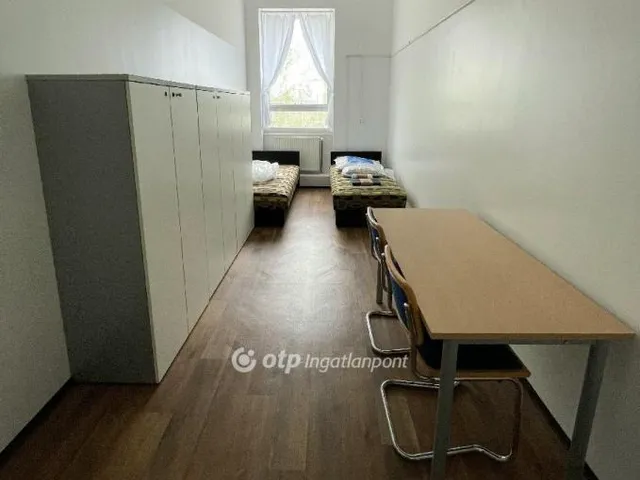 Eladó kereskedelmi és ipari ingatlan Mosonmagyaróvár 730 nm