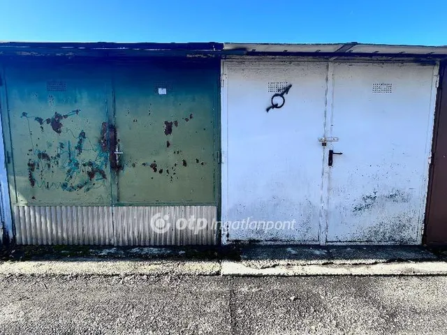 Eladó garázs Győr, Nádorváros 13 nm