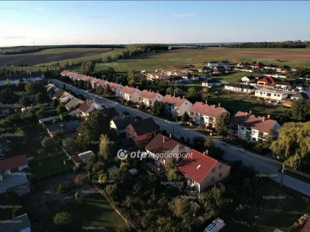 Eladó lakás Bábolna 78 nm